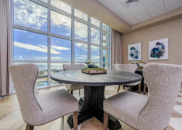 Phoenix Gulf Towers 2106